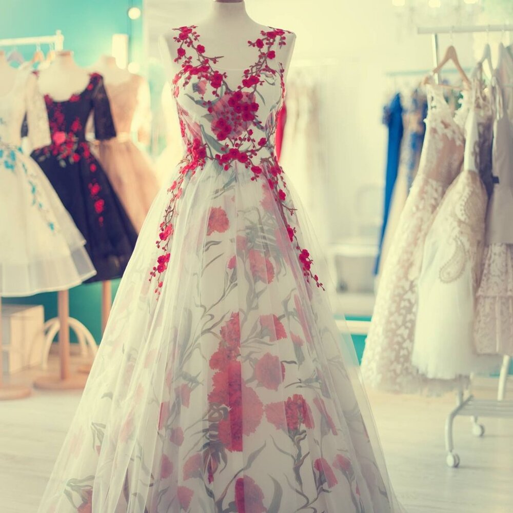 Rare Chotronette Sugar and Carnations Gown Size XS/S